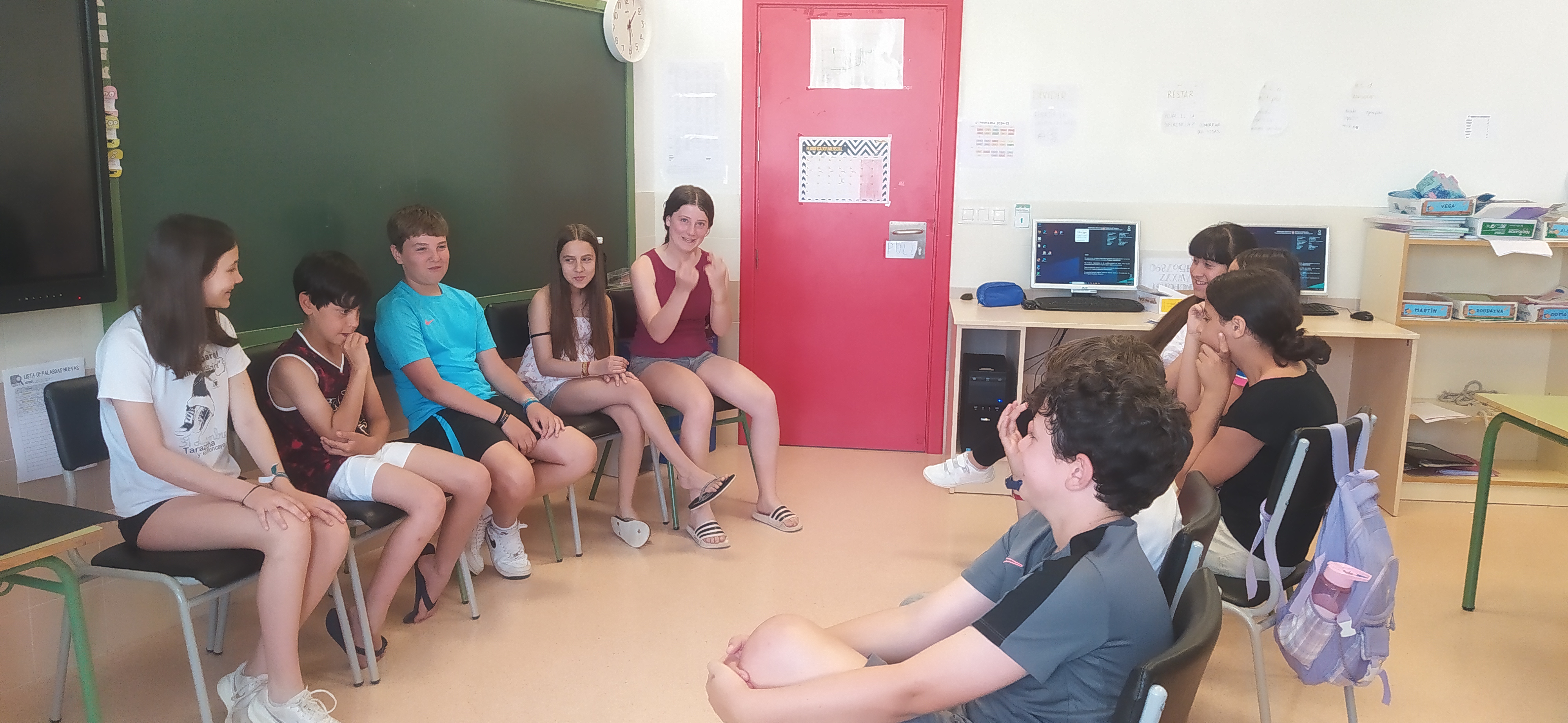 Exalumnos/as comparten su experiencia en el instituto
